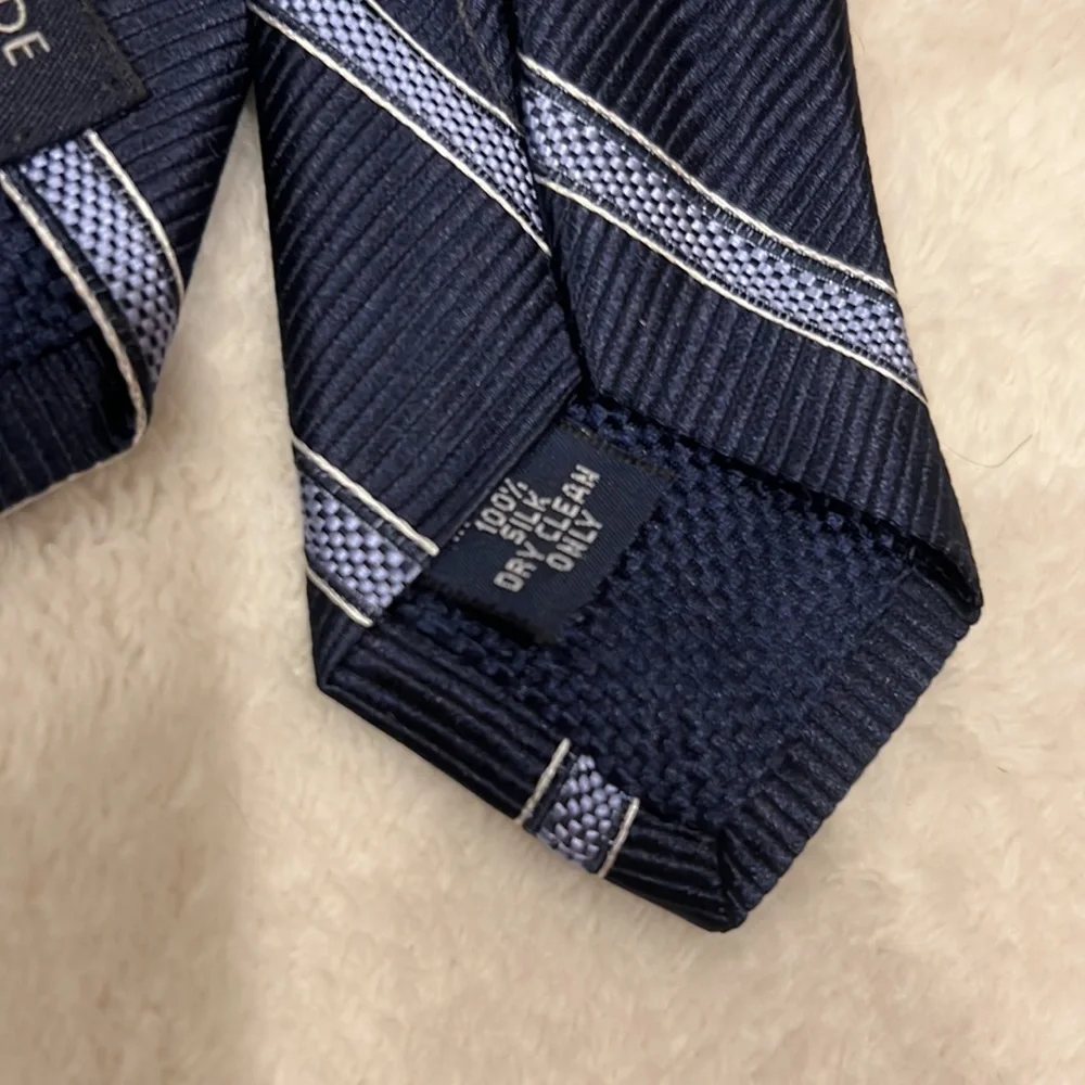 Daniel‎ Cremieux silk tie
